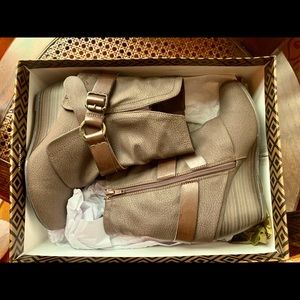 Blowfish Malibu Buckle Wedge Booties Size 6